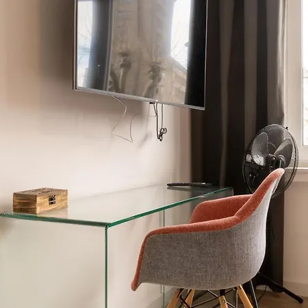 Giniushomes Apartment Am Bahnhof ,,Rustical Mine Room