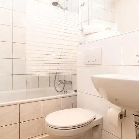 Giniushomes Apartment Am Bahnhof ,,Rustical Mine Room
