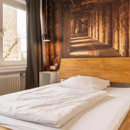 Giniushomes Apartment Am Bahnhof ,,Rustical Mine Room