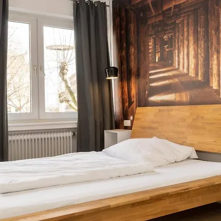 Giniushomes Apartment Am Bahnhof ,,Rustical Mine Room